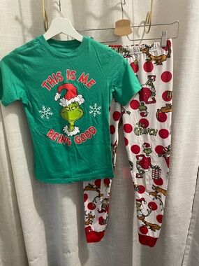 Kids Green Grinch Graphic Tee with Grinch Printed PJ Bottoms